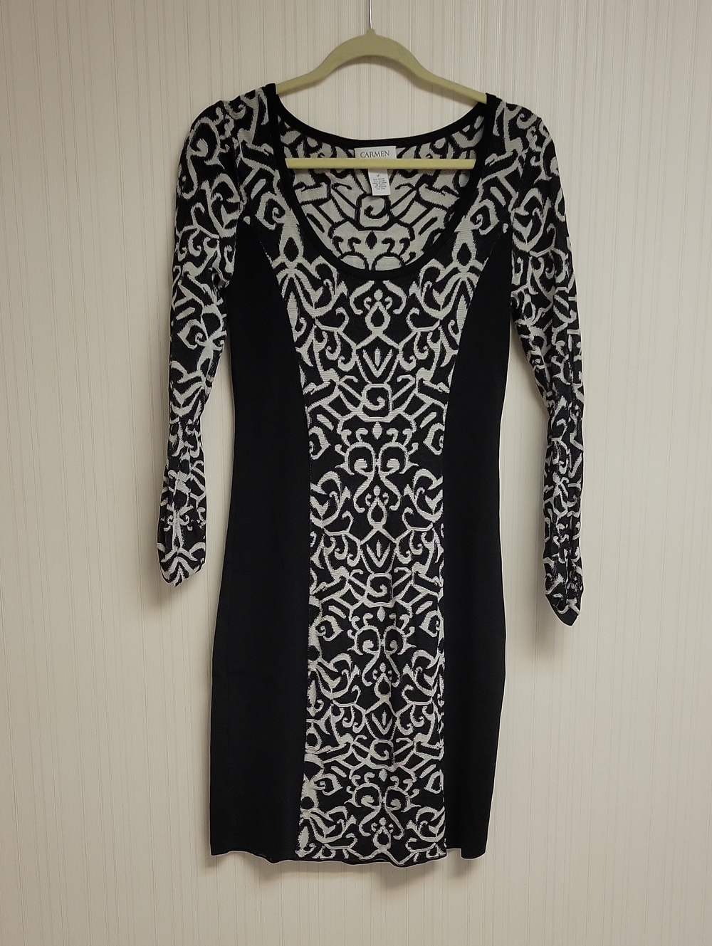 Carmen Marc Valvo Black & White Patterned Bodycon Slimming Knit Dress Medium
